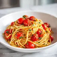 Pasta con Pomodorini in 15 Minuti con Datterini